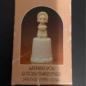 Precious Moments Wishing You A Cozy Christmas Special 1986 Figurine
